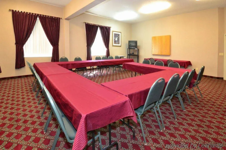 Best Western Plus Des Moines West Inn & Suites photo 25