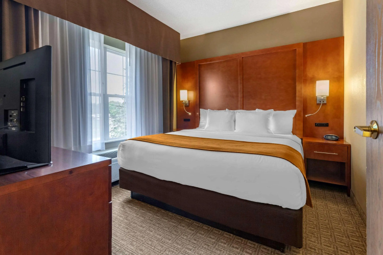 Comfort Suites Marquette