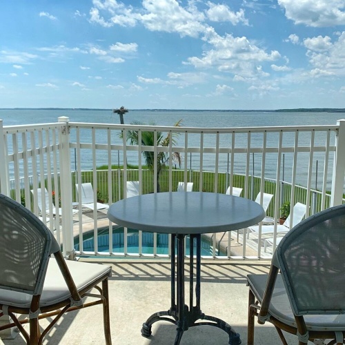 Luxury Suite with balcony and with bay view