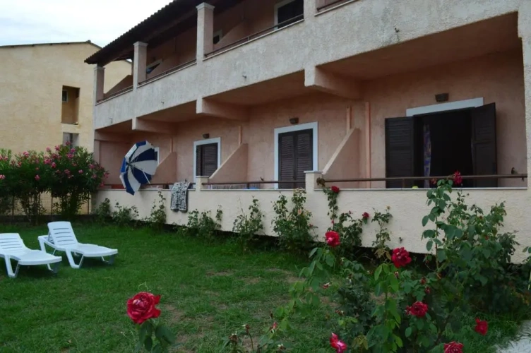 Studio with balcony and with garden view