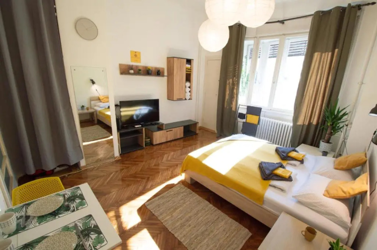 Pavla Papa Studio - Bright & central