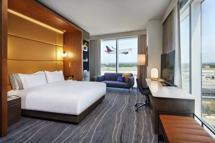 Premium Double room Runway View