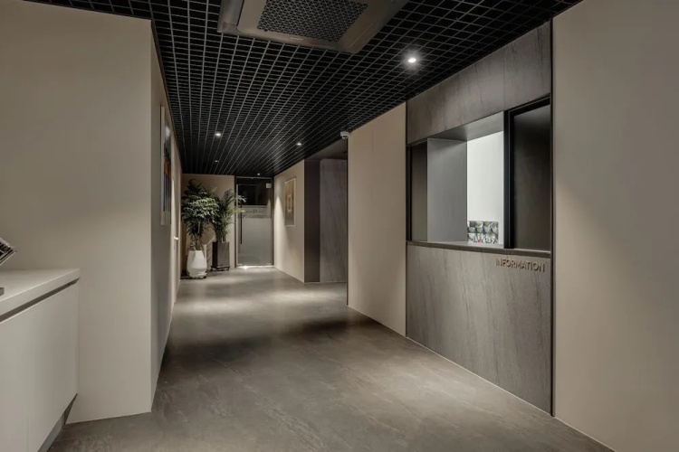 Two H Hotel