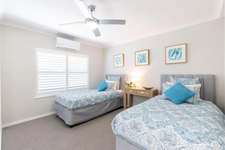 Sandy Beach House - Corlette Waterfront