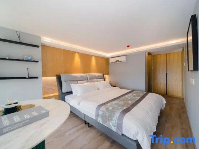 3 Bedrooms Luxury Suite with balcony