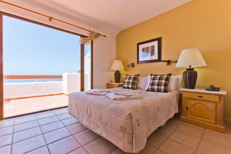 Ona Beverly Hills Suites