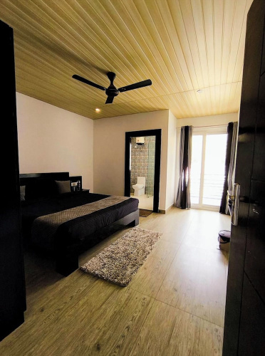 Premium Hotel Blue P-I-N-E Palace