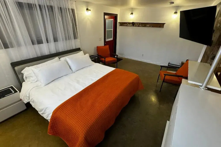 Main Street Hotel