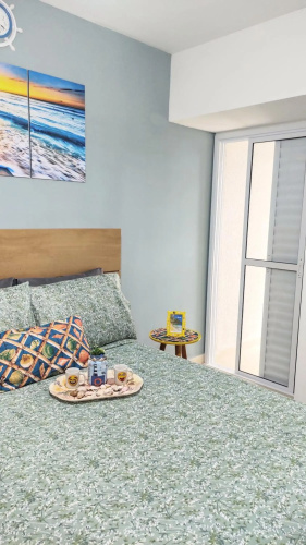Apto Centro Ubatuba com Varanda Gourmet, Suíte e Piscina