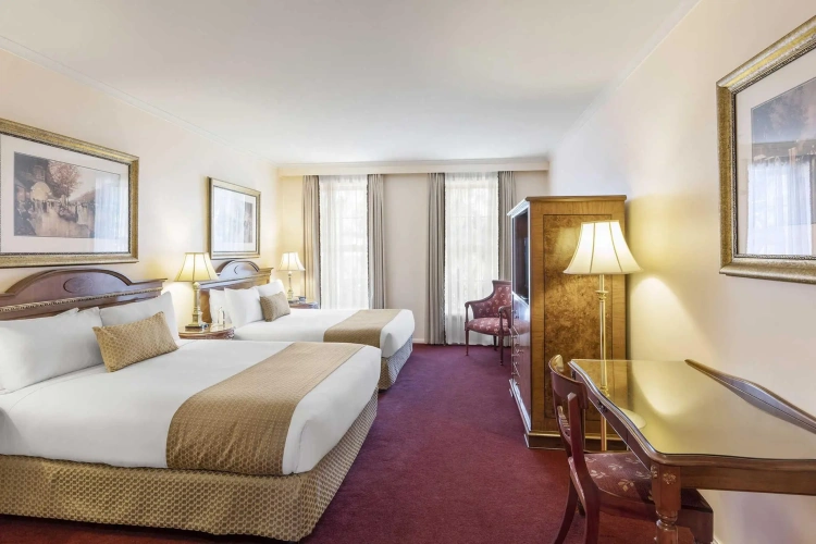 2 Bedrooms Apartment
