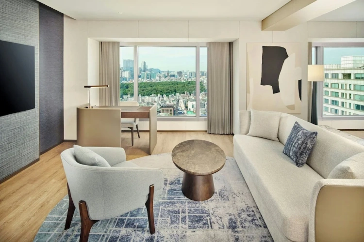 Quadruple Club Suite