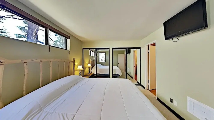 543 2 Bedroom Condo
