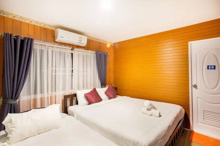 4 Bedrooms Villa