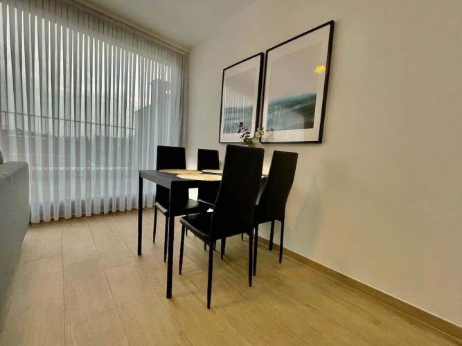 Modern 1BR Near Diamond District by Oneluxstay