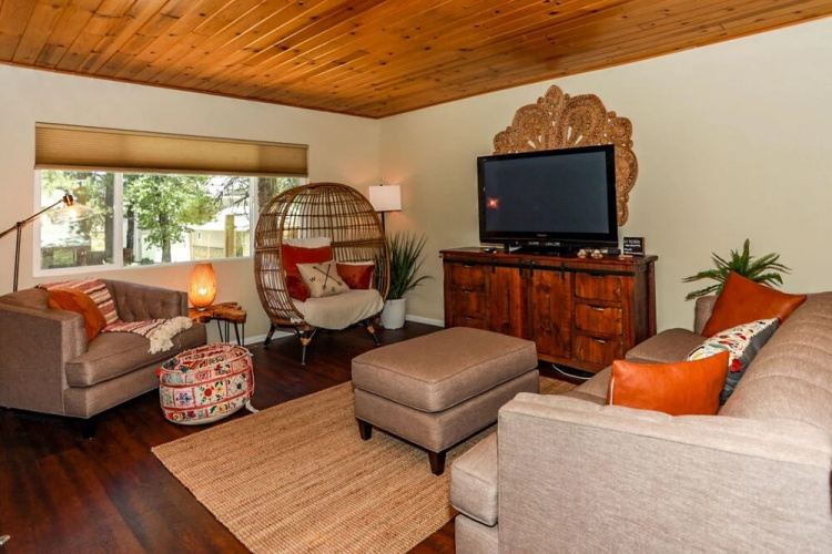 Bohemia Big Bear-1926 by Big Bear Vacations