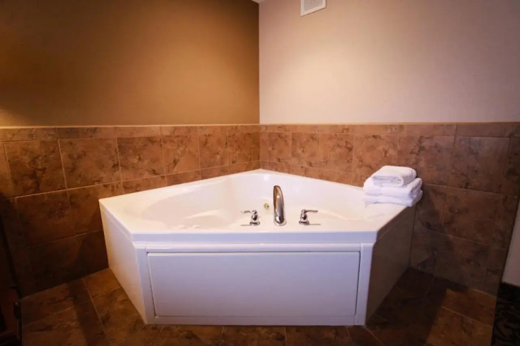 Canby Inn and Suites