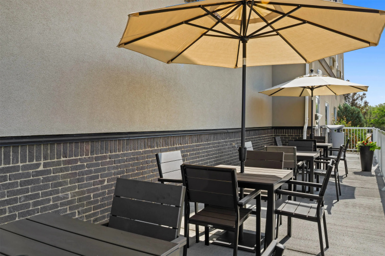 Ramada by Wyndham Drumheller Hotel & Suites photo 15