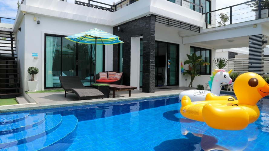 4 Bedrooms Double Villa