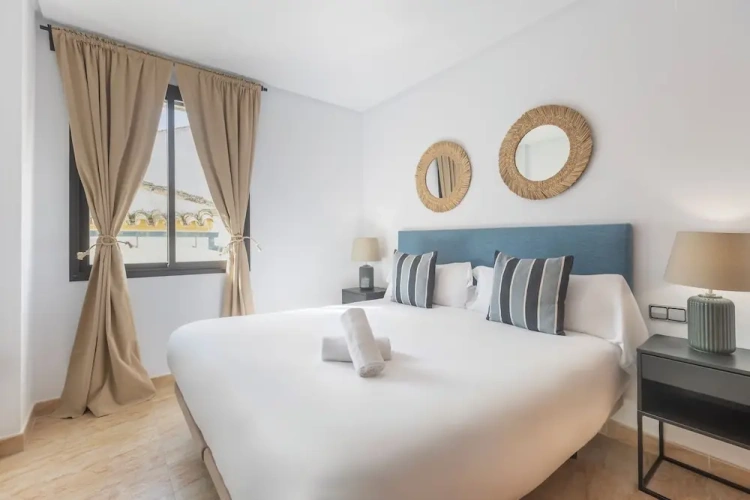 3 Bedrooms Apartment