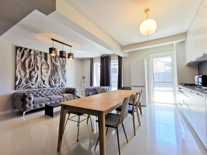Deluxe Apartment