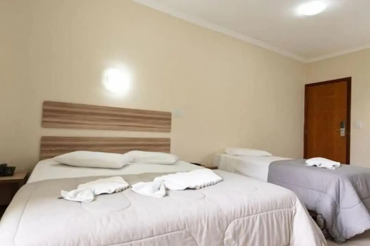 Colonial Flat Hotel