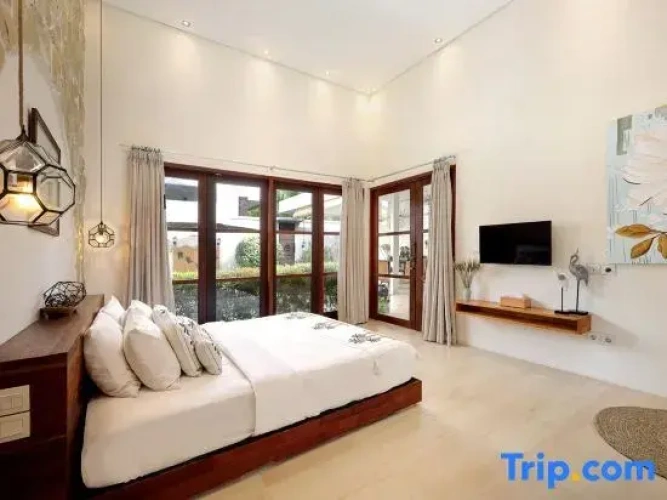 2 Bedrooms Villa