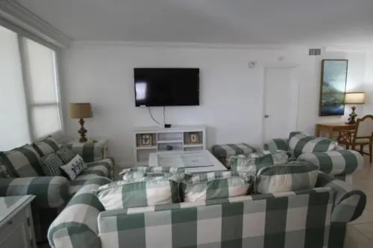 Private 2/2 Beachfront Jr Ste Condo