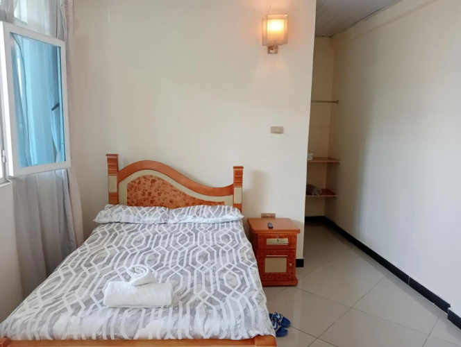 Avi Guest House