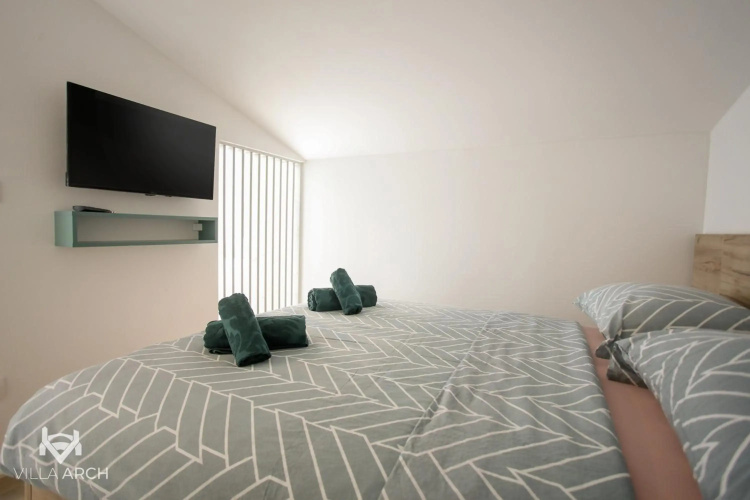 apartments and rooms arch