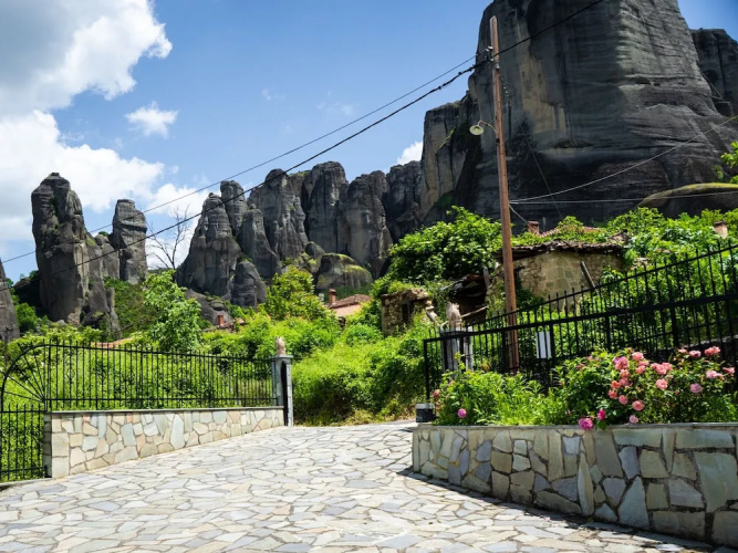 Fani's House Under Meteora