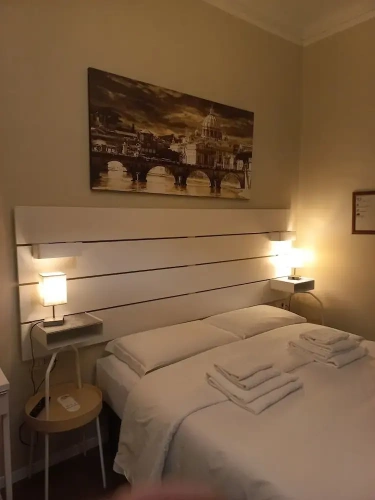 Standard Triple room with city view