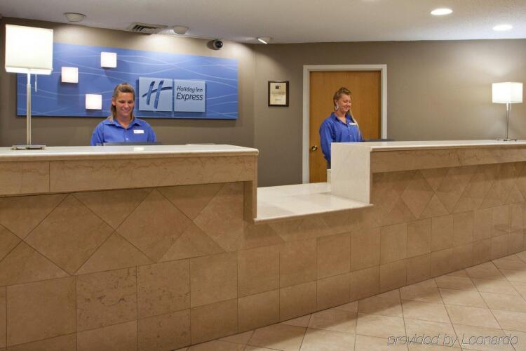 Holiday Inn Express Detroit-Warren/General Motors Technology CenterOver view