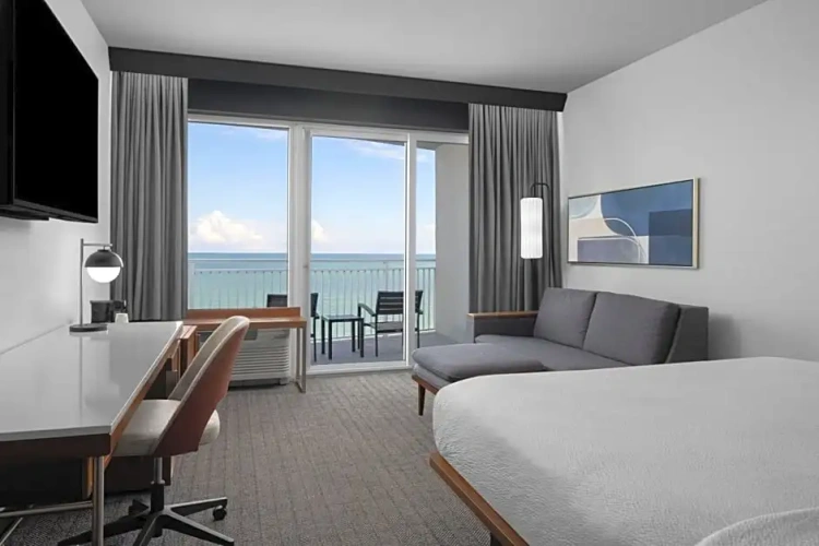Standard Double room with balcony and oceanfront