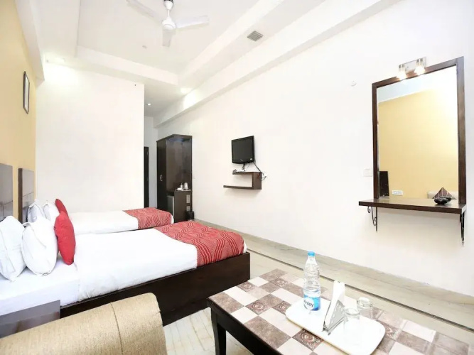 Hotel 42 by OYO Rooms