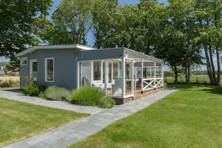 Modern Holiday Home With Large Garden