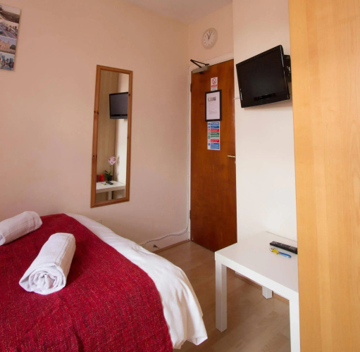 Melrose Aparthotel