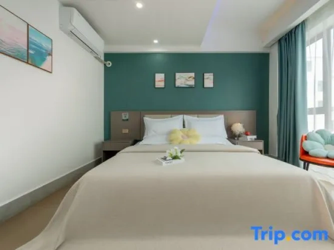 Standard Double room with street view