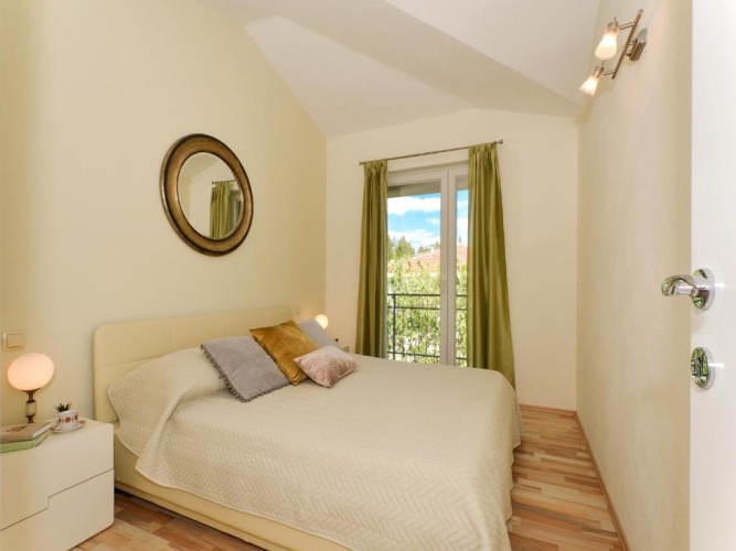 Apartment with balcony