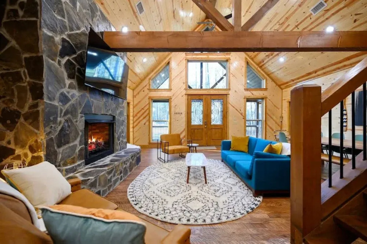 Massive Hochatown Lodge w spa Basketball More
