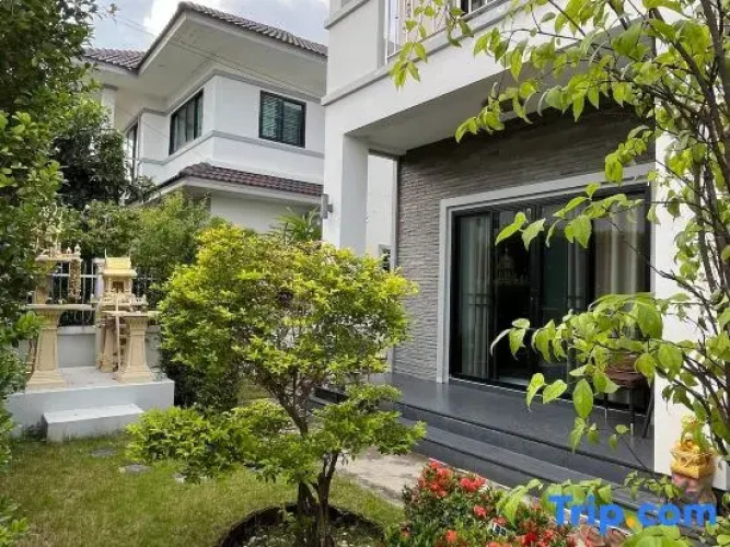 Elly's Home. Convenience & Serenity