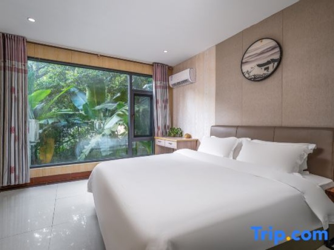 Single Suite with mountain view