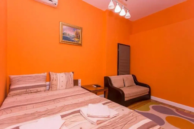 Top Center Apartment 4