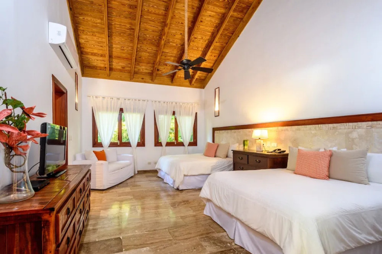 Luxurious Villa