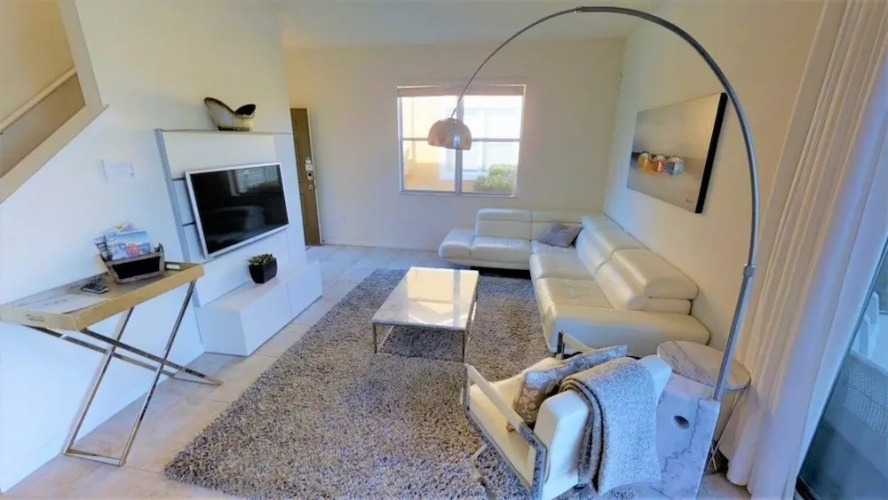 541 Las Fuentes Drive