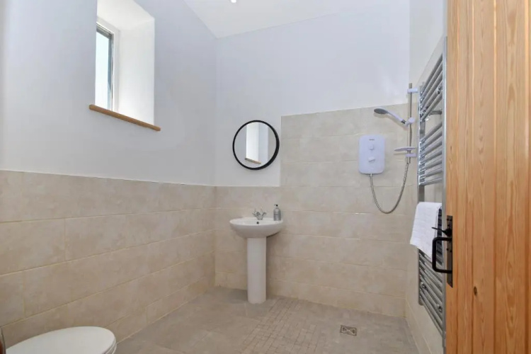 5 Bed Barn Conversion - with Private Hot Tub