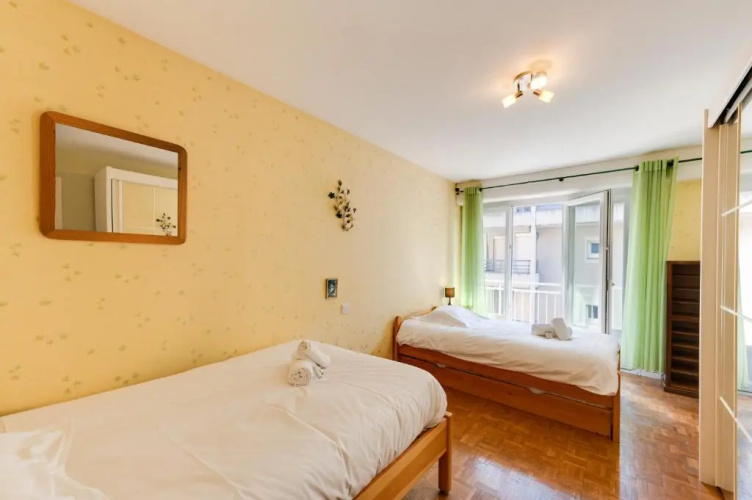 85 m2, calme , parking, centre ville