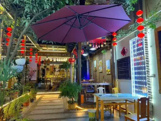 Dali Yuji Courtyard