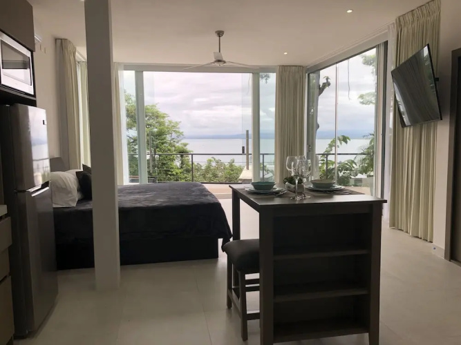 Vista Ocean Suites