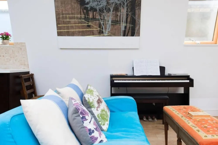 Lovely, Spacious 1BR Central Flat