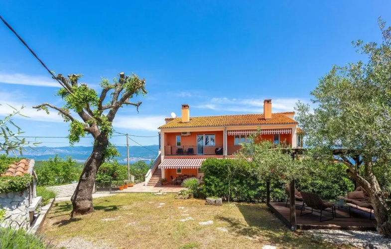 Stunning Home in Risika With Wifi and 3 Bedrooms